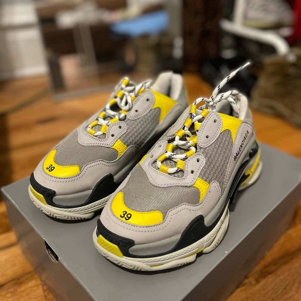 BALENCIAGA Triple S